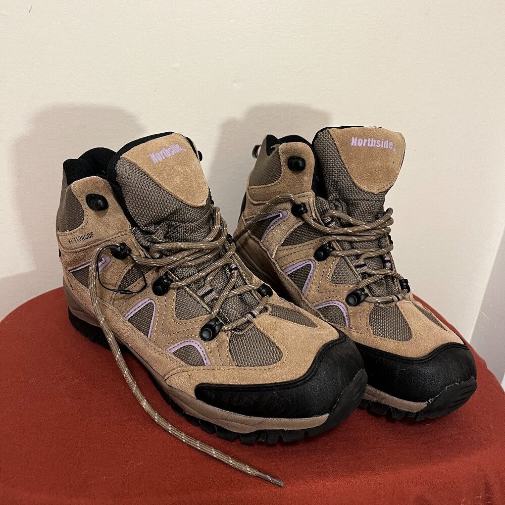 Brand new waterproof Northside hiking boots, size 9.5
